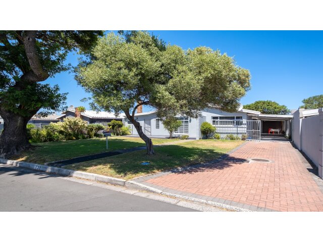 <!--[if BLOCK]><![endif]--> 131  Botha, Richmond Estate, Goodwood <!--[if ENDBLOCK]><![endif]-->